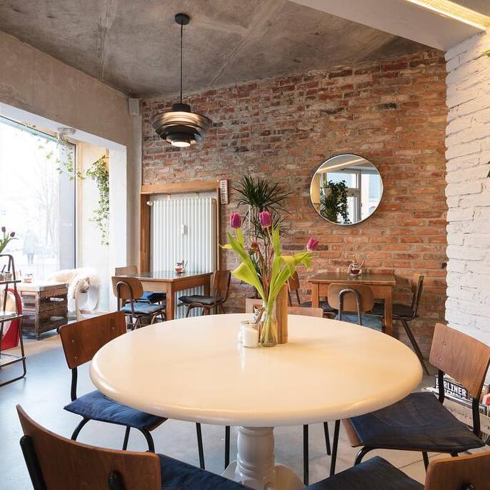 FACTORY GIRL Restaurant