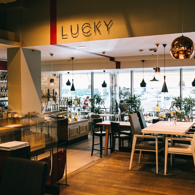 Lucky Restaurant Vinotheque (Лаки Ресторан Винотека)
