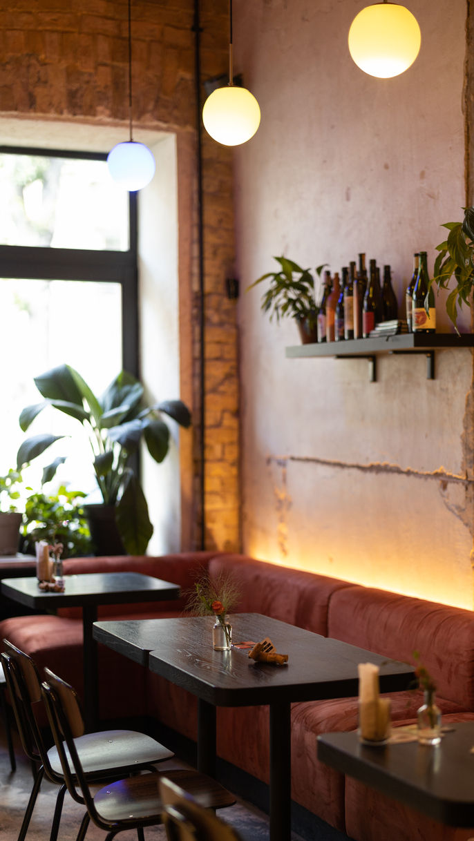 Pure & Naive wine bar+bistro